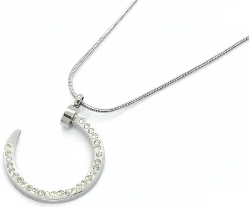 Cadena de acero quirurgico con dije clavo con strasses 40cm + 5cm